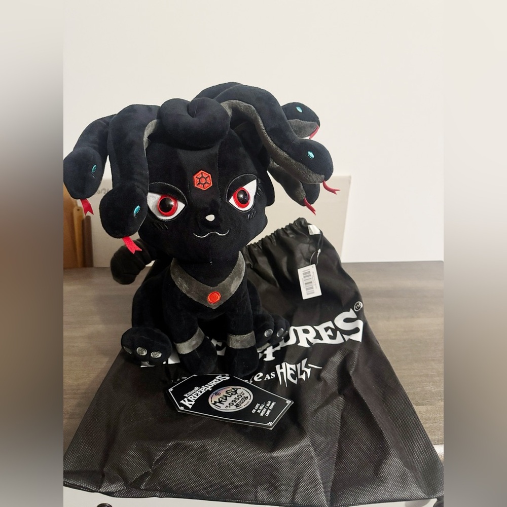 NWT Killstar Medusa Kreepture